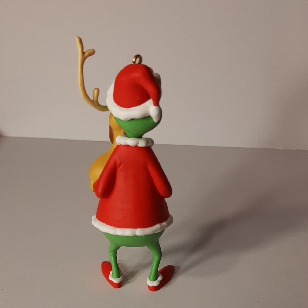 Hallmark "Keepsake" Grinch and Max Ornament in Classic Red & Green, Handcrafted - Picture 4 of 11